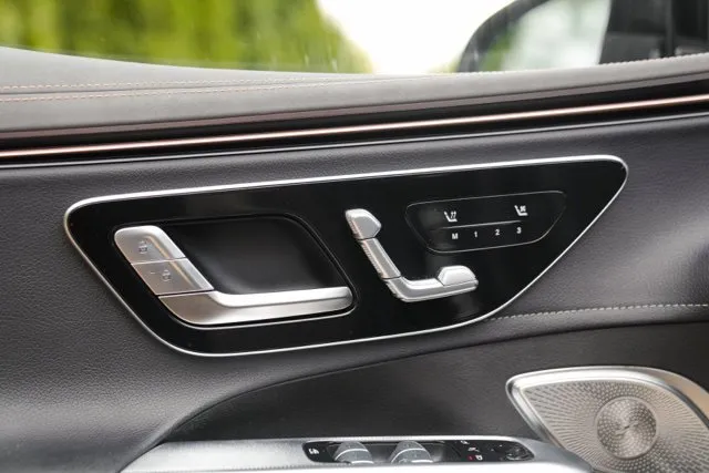 Mercedes-Benz EQE photo 34