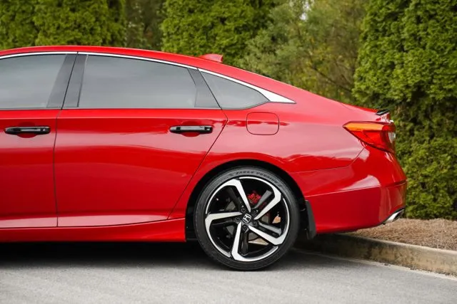 Honda Accord photo 7