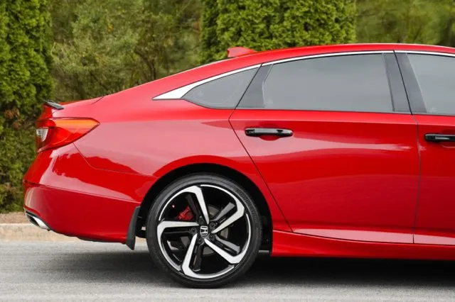 Honda Accord photo 9