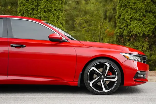 Honda Accord photo 10