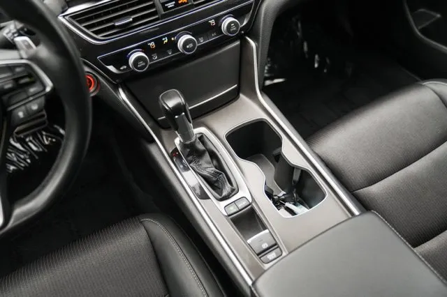 Honda Accord photo 32