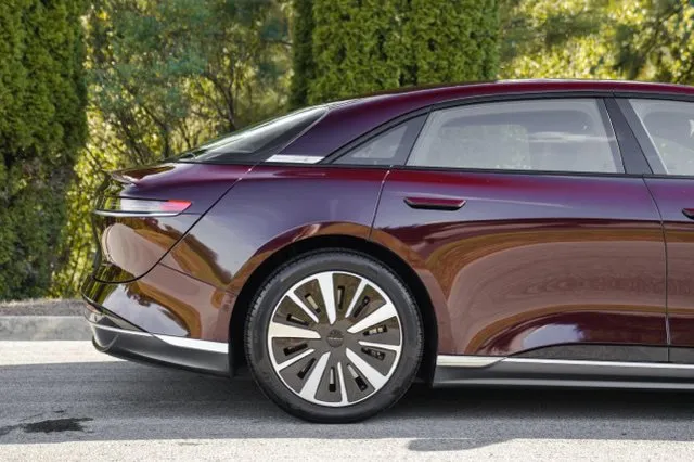 Lucid Air photo 9