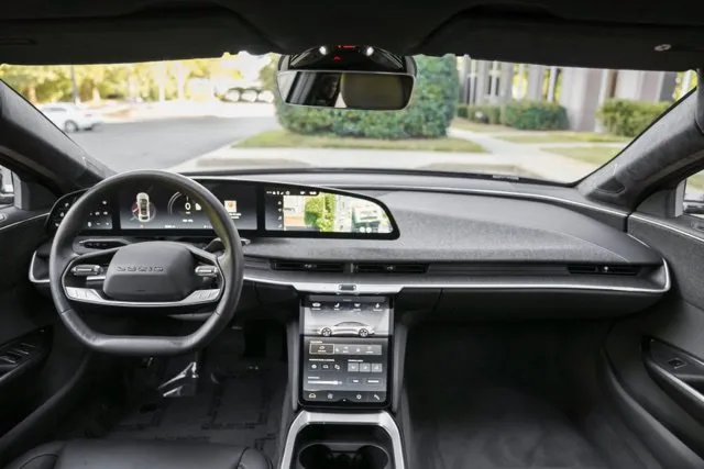 Lucid Air photo 19