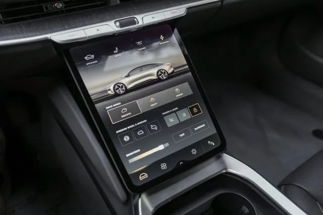 Lucid Air photo 30
