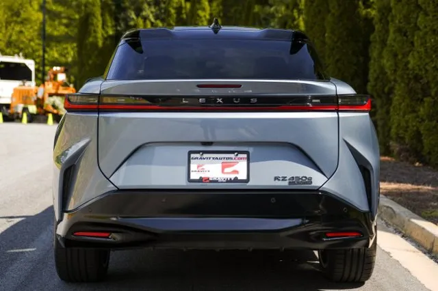 Lexus RZ photo 16