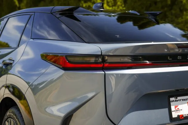Lexus RZ photo 13