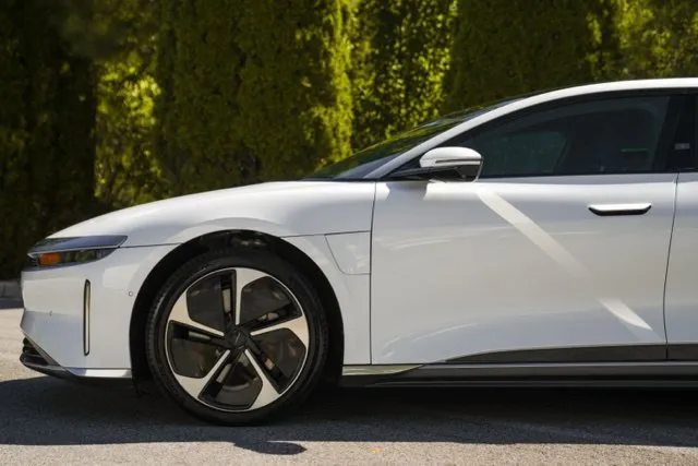 Lucid Air photo 6