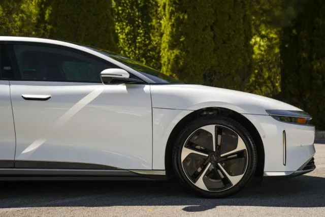 Lucid Air photo 10