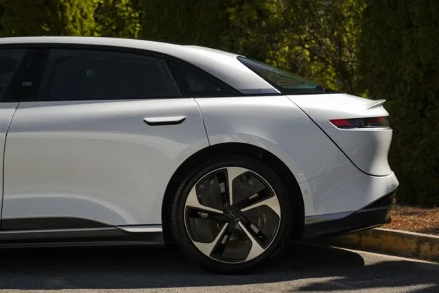 Lucid Air photo 7