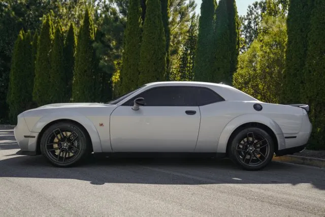 Dodge Challenger photo 6