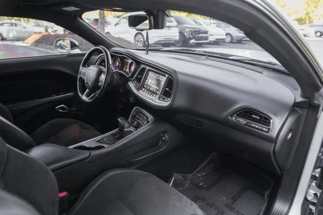 Dodge Challenger photo 23