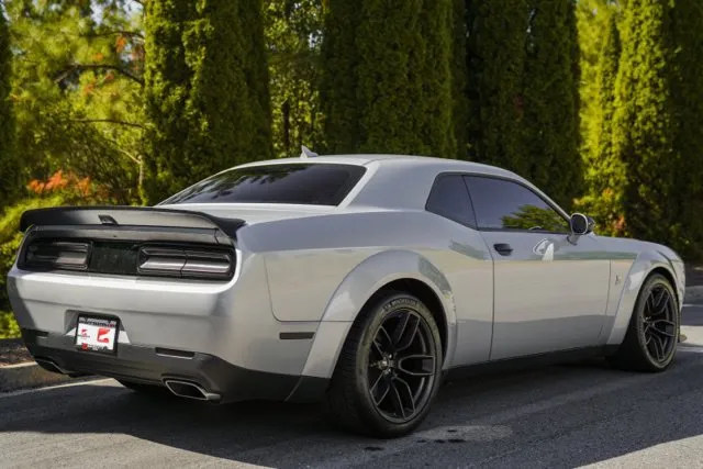 Dodge Challenger photo 12