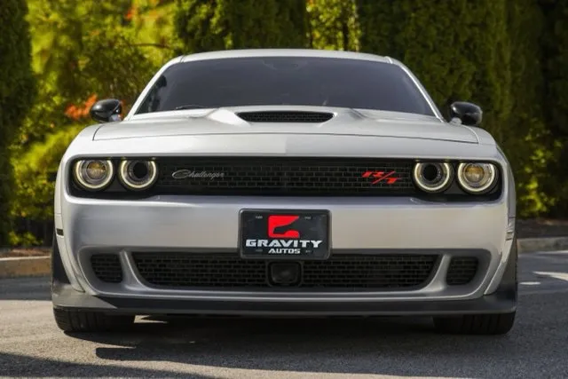 Dodge Challenger photo 18