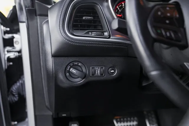 Dodge Challenger photo 24