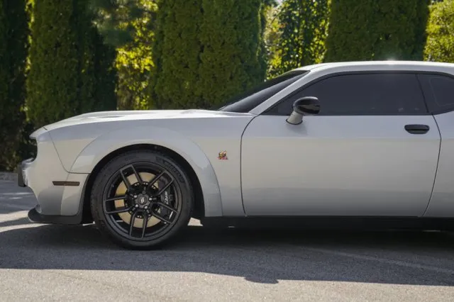 Dodge Challenger photo 7