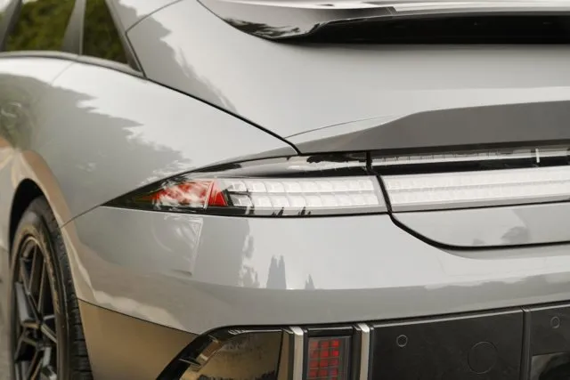 Hyundai Ioniq 6 photo 12