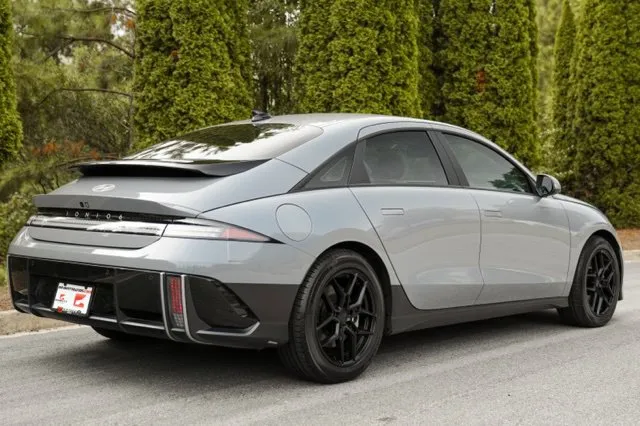 Hyundai Ioniq 6 photo 11