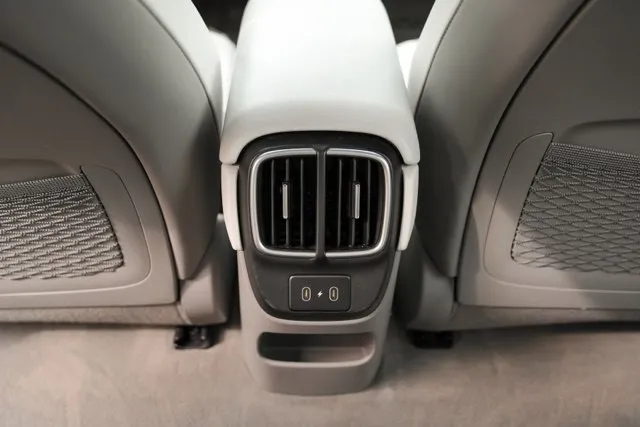 Hyundai Ioniq 6 photo 42