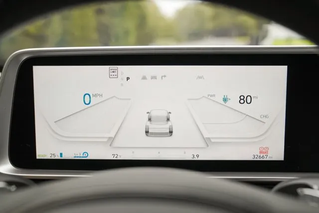 Hyundai Ioniq 6 photo 28