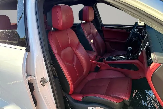 Porsche Macan photo 30