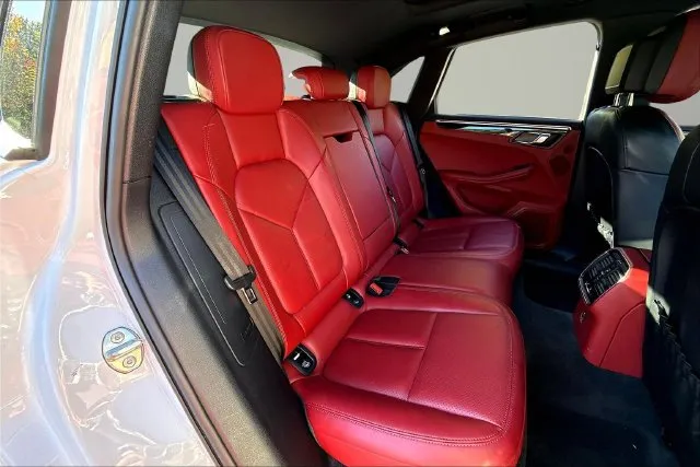 Porsche Macan photo 26