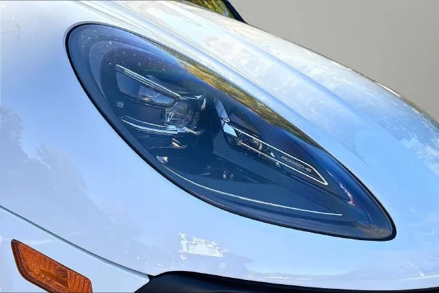 Porsche Macan photo 33