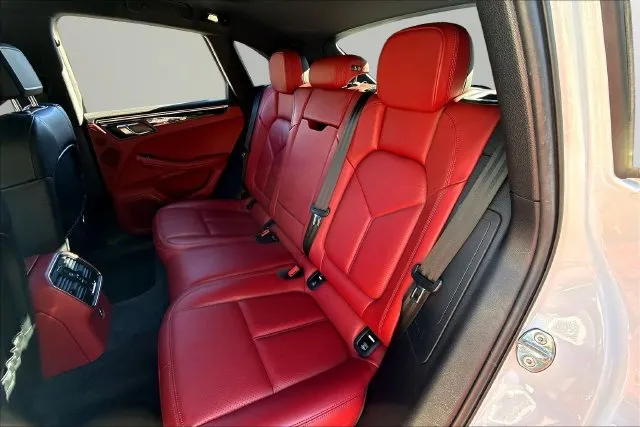 Porsche Macan photo 23