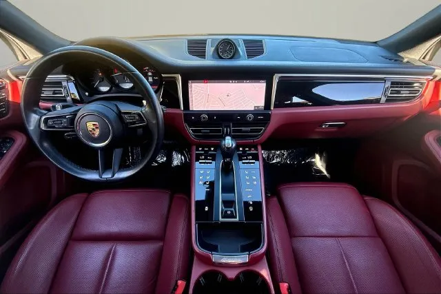 Porsche Macan photo 9