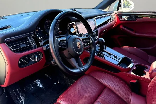 Porsche Macan photo 18