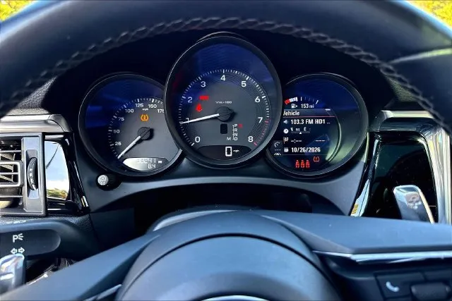 Porsche Macan photo 15