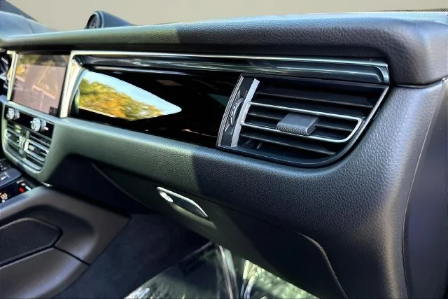 Porsche Macan photo 27