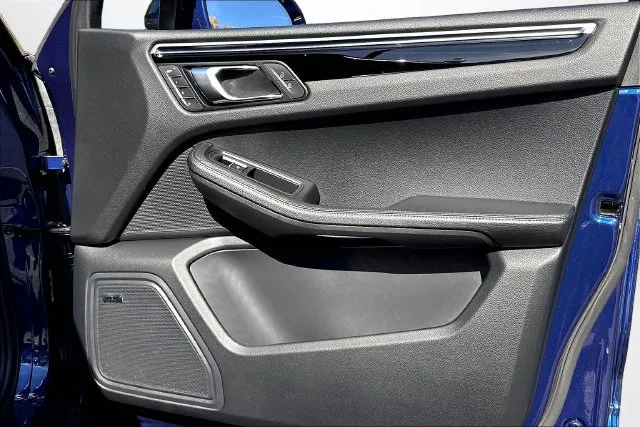 Porsche Macan photo 29