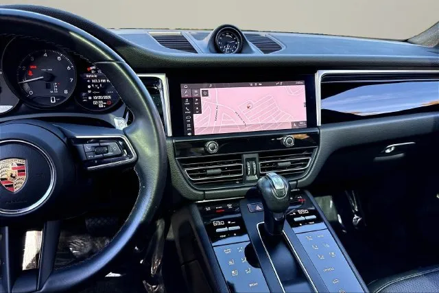 Porsche Macan photo 11