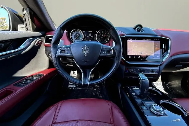 Maserati Ghibli photo 10
