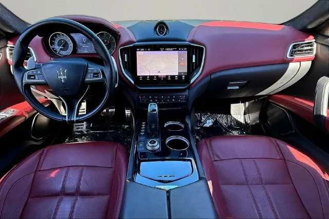 Maserati Ghibli photo 9