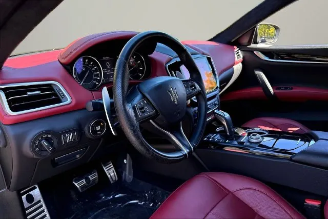 Maserati Ghibli photo 19