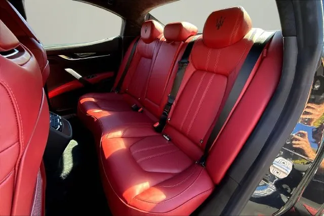 Maserati Ghibli photo 24