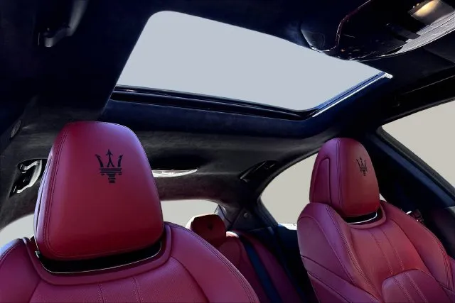Maserati Ghibli photo 29