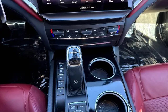 Maserati Ghibli photo 17