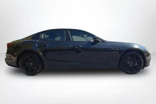 Maserati Ghibli photo 4