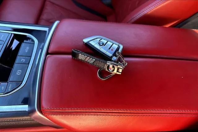 BMW M8 photo 34