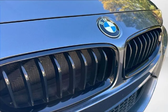 BMW 3 Series photo 34