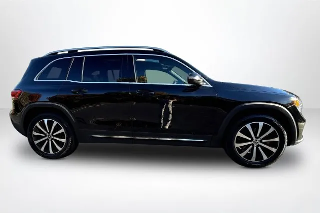 Mercedes-Benz GLB photo 4