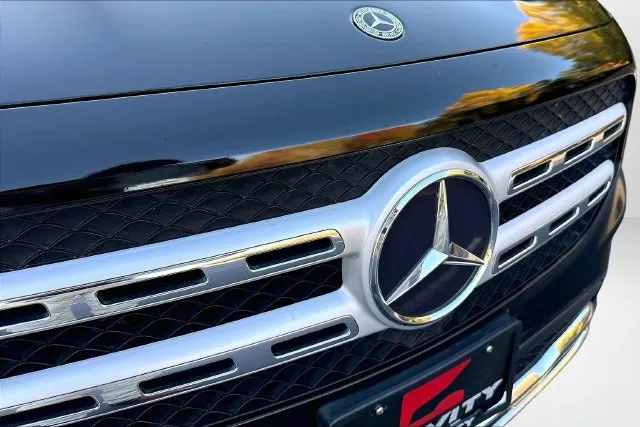 Mercedes-Benz GLB photo 34