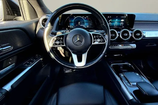 Mercedes-Benz GLB photo 10