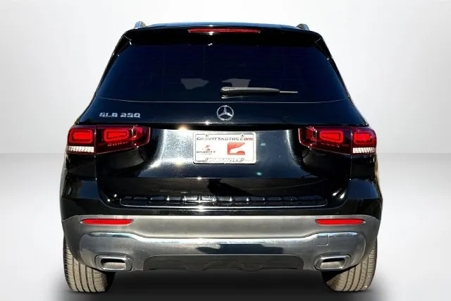 Mercedes-Benz GLB photo 6