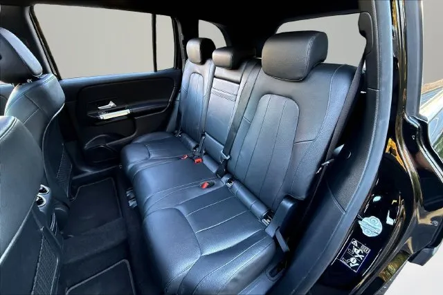Mercedes-Benz GLB photo 23