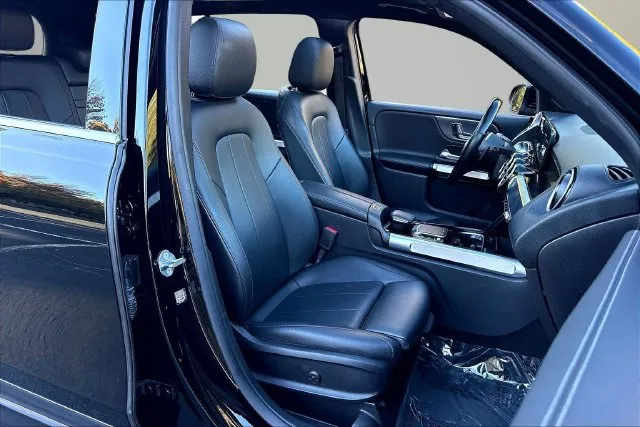 Mercedes-Benz GLB photo 30