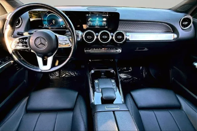 Mercedes-Benz GLB photo 9