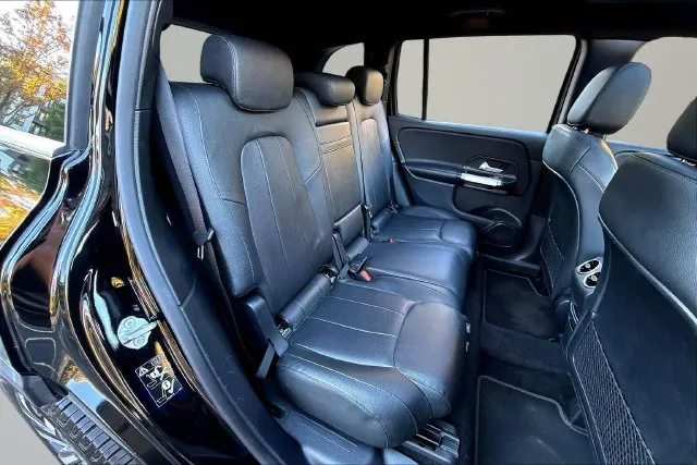 Mercedes-Benz GLB photo 26
